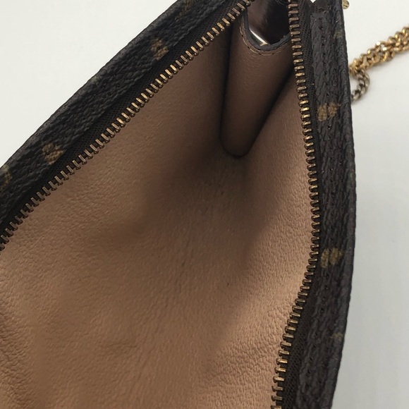 Louis Vuitton vintage pouch w/chain - Picture 6 of 7